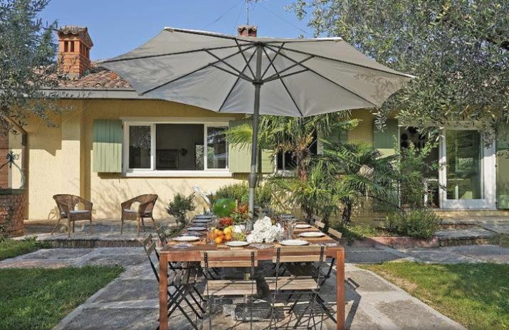 Villa Sweet Flower - With Private Pool And Garden Manerba del Garda Exteriör bild