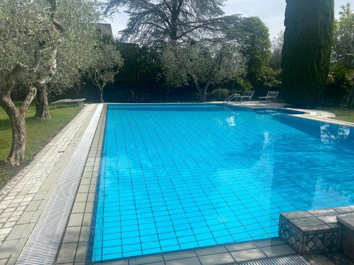 Villa Sweet Flower - With Private Pool And Garden Manerba del Garda Exteriör bild